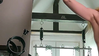 Slave! Fixed to the Ceiling!