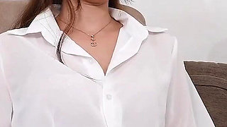 Perverted Guy Researching "cooking" on His Girlfriend's Body, Claiming Natural Is Best