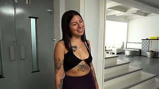 The initial deflowering of her anus, courtesy of a colossal