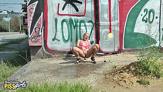 Luci Angel and Her Gorgeous Self Piss Fountain