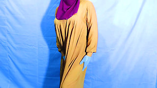 indian hijabi sundari mohila hastomoithun ebong nongra kotha bolche