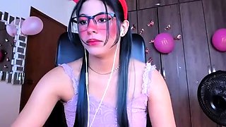 Amateur Jasmin stripping panties and masturbating