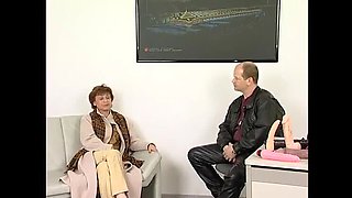 Granny With Stockings Moans As Hairy Pussy Gets Licked Then Fucked By Huge Dildo