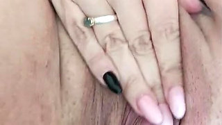 I masturbate on the couch, my hot pussy