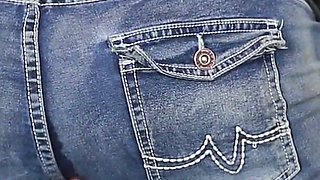 Blue Jeans Pissing