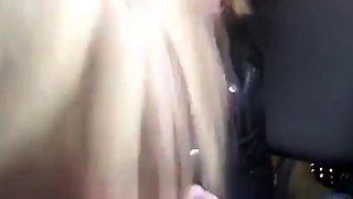 Deutsche Amateure geben Gruppen-Blowjob im Bus