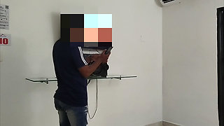 A Chubby Girl Visiting a Hotel Asks for a Technician and Ends up Seducing Him so He Ends up Fucking Her Big Pussy