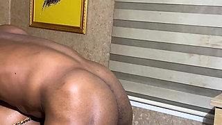 Gym Bro Takes Baddie to a Hotel Room to Fuck Her Raw and Deep