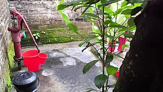 I see my aunty going to take a bath after I hugged and Fucking ass