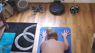 Hot BBW Does Her Morning Yoga!
