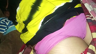 Sneak into the mother-in-law's room, where the limousine is parked relaxed