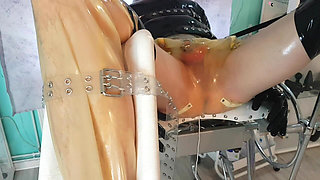 Analslut on Gynochair 1