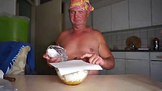 Sporty Big-Butt Perverts Pee and Anal Masturbate Outdoors