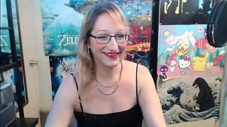 Amateur Webcam Chick Masturbates On Webcam More at