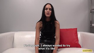 Czech Casting’s Lucie Heat in a Bold Oral Audition Rush