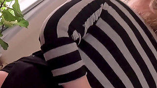 Stepmom Lost the Bet and Gives Ass