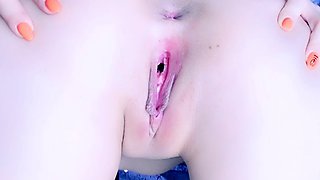 Sexy hottie Anetta Keys enjoys a solo toy masturbation