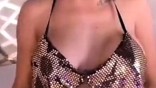 Cute amateur webcam teen girl toying pussy on webcam