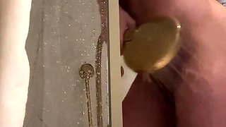 Big ass babe exposes her big boobs