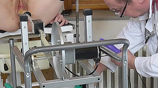 Hot Grandma Linda G Made to Cum with Fucking Machine