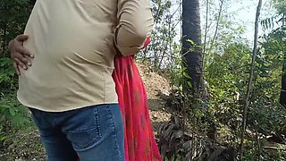 Hot Indian Housewife Laxi Ammu Gets Naughty Outdoor Public Sex With Apple Baby