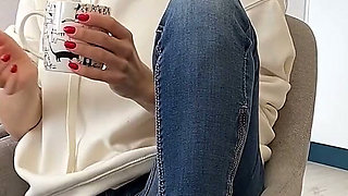 Householding, Jeans Tease, Masturbation with Toy, Squirt, Dirty Jeans