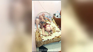 24-YEAR-OLD BLONDE WANTS CROWN