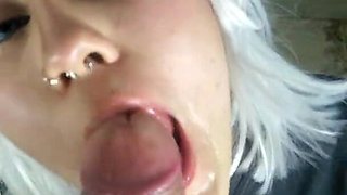 While the Family Was Gathered, I Gave Him a Delicious Blowjob.