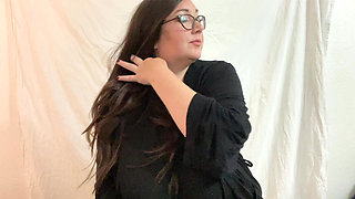 Beautiful Big Tit BBW MILF Shows off Big Boobs