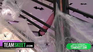 Step daughter on the prowl for her stepdaddy's penis compilation