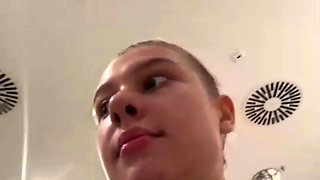 Jucielussie horny in changing room