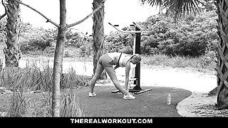 Wild fit blonde hooks up with a muscle stud