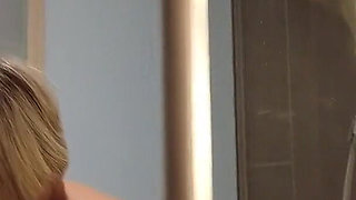 Showering with Girl Boss Shooting Star Makes Her Employee