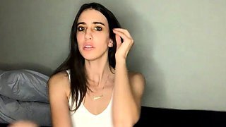 Amateur Webcam Teen Flashes Masturbates