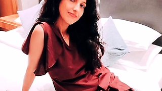 Indian desi milf housewife full nude selfie strip photoshoot