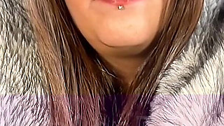 Chainsmoking Queen in Fur: BBW MILF Green Eyes, Red Nails, Lips & Ignoring You