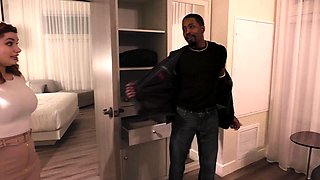 Big Cock Enjoys Blowjob And Hardcore Ride