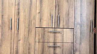 se esconde para coger duro conmigo