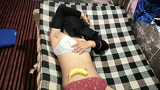 Full 4K Video of Nisha Bhabhi Achieving Orgasm by Inserting a Banana Into Her Pussy