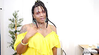 Dainty female at tgirl trailer