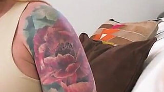 She Has More Experience at Skating, but She Also Knows More About Licking Pussy