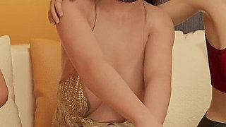 Elmwood University 2: Flexible Cheerleader Shows Me Her Moves and Kisses Me Passionately