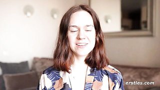 Hussy's clit sex