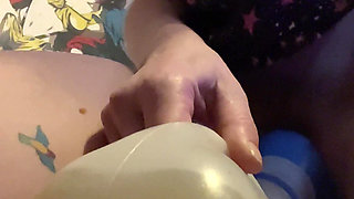 Huge Piss From My Bushy Pussy in My Mate’s Bedroom as the Bathroom Was Occupied!