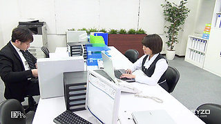 I Was by My Boss - a Slender Office Lady Who Trembles with a Sense of Immorality