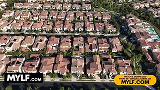 Her eyes say it all - hot mylf has eye rolling ejaculation