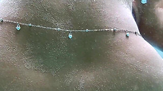 Indian Bhabhi Sex in Pool with a Stranger Hindi