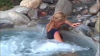 Beautiful blonde pussy licking pussy fucking in the swimming pool