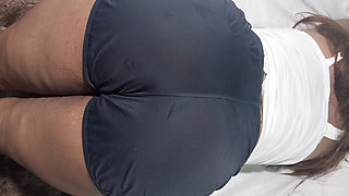An amazing anal fuck with the maid, she opens her asshole and leaves a giant anal prolapse, the thick cock goes in and out with ease
