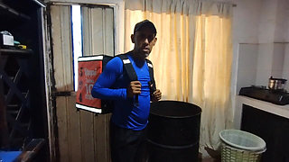 The Delivery Man Ends up Fucking a Chubby Big Ass and She Ends up Sucking His Cock Until He Gets All His Sperm Out